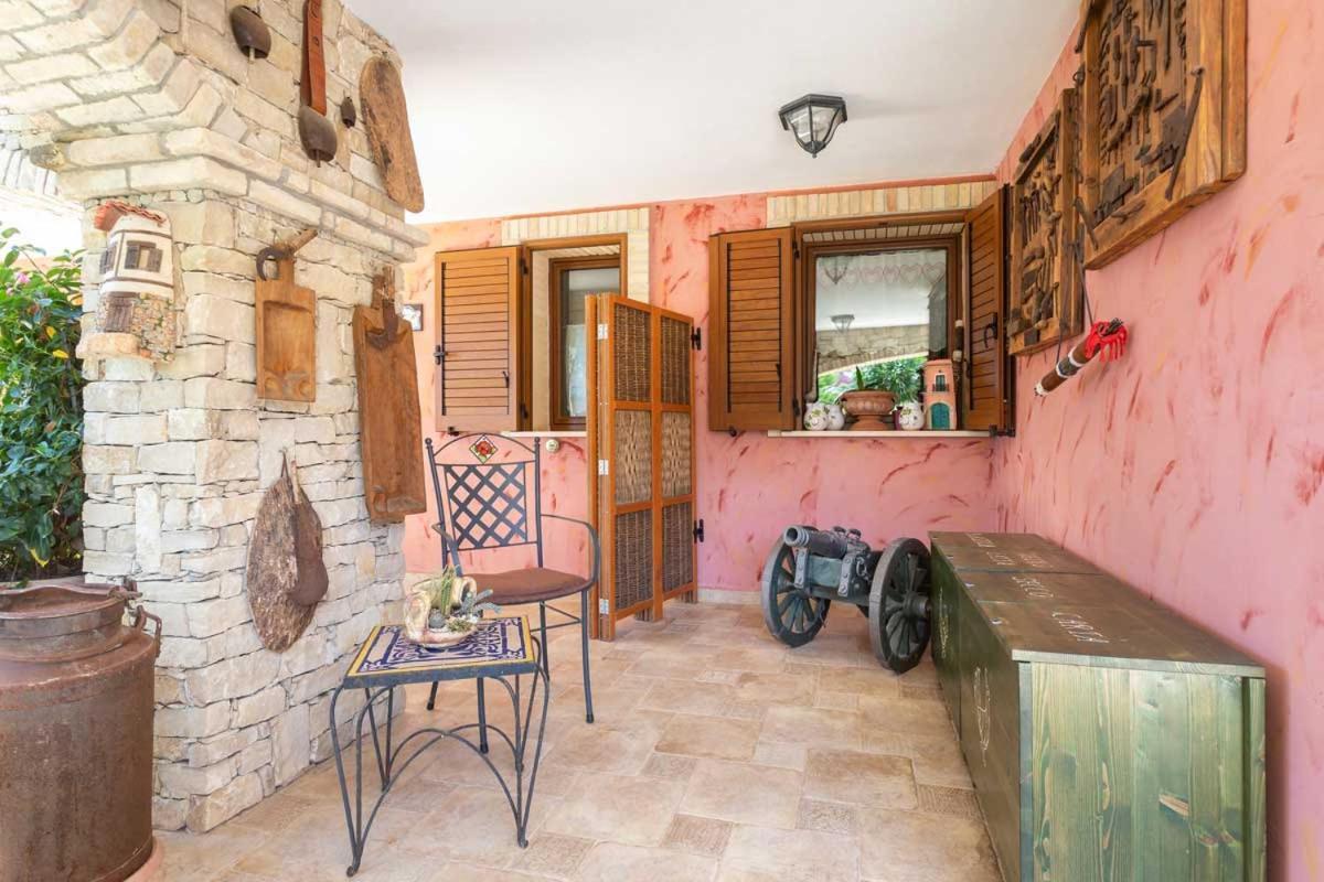 Villa Flumini Флуміні-ді-Кварту Екстер'єр фото