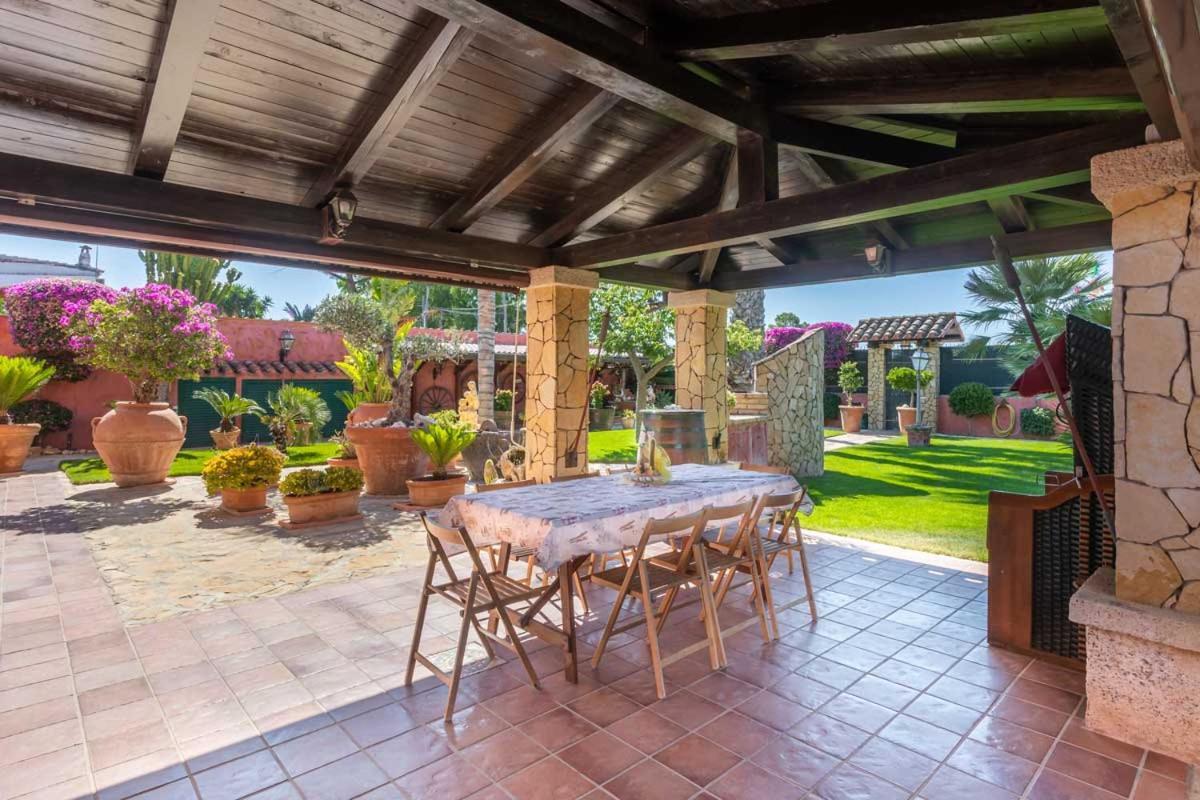Villa Flumini Флуміні-ді-Кварту Екстер'єр фото